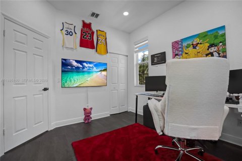 Townhouse in Miramar, Florida 3 bedrooms, 165.55 sq.m. № 2066368 - photo 30