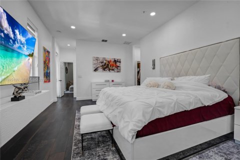 Townhouse in Miramar, Florida 3 bedrooms, 165.55 sq.m. № 2066368 - photo 23