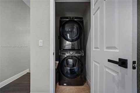 Townhouse in Miramar, Florida 3 bedrooms, 165.55 sq.m. № 2066368 - photo 20