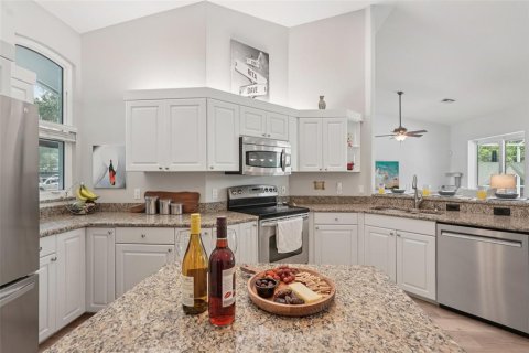 House in Sarasota, Florida 3 bedrooms, 185.53 sq.m. № 1880814 - photo 12