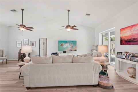 House in Sarasota, Florida 3 bedrooms, 185.53 sq.m. № 1880814 - photo 8