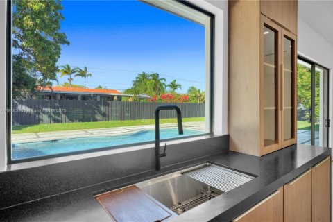House in Palmetto Bay, Florida 5 bedrooms, 232.44 sq.m. № 1938819 - photo 8