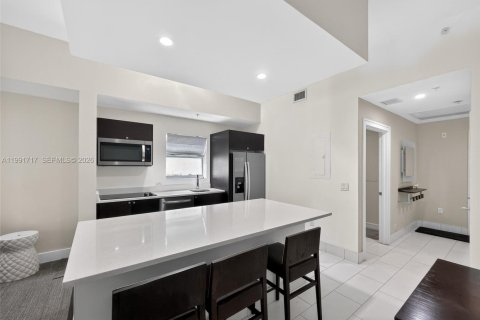 Купить кондоминиум в Дорал, Флорида 1 комната, 99.41м2, № 2056145 - фото 3