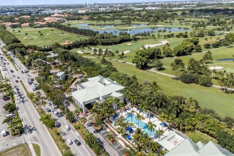Купить кондоминиум в Дорал, Флорида 1 комната, 99.41м2, № 2056145 - фото 16