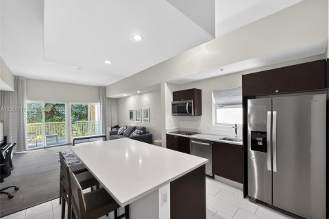 Купить кондоминиум в Дорал, Флорида 1 комната, 99.41м2, № 2056145 - фото 2