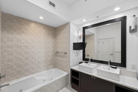 Купить кондоминиум в Дорал, Флорида 1 комната, 99.41м2, № 2056145 - фото 10