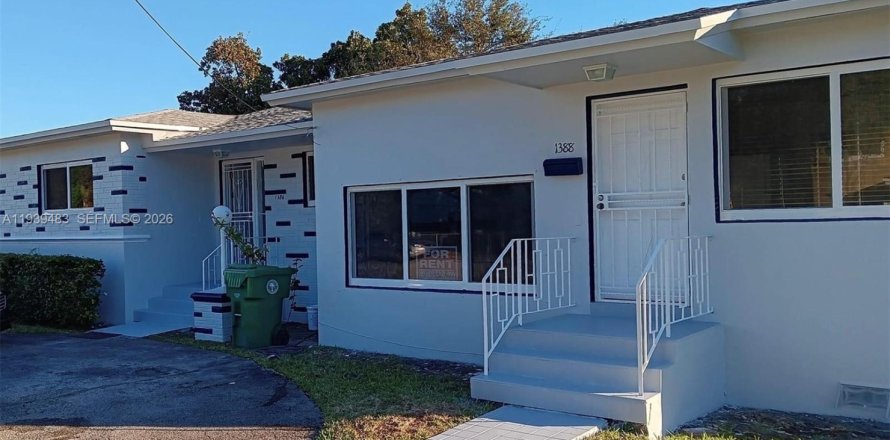 House in Miami, Florida 3 bedrooms, 191.19 sq.m. № 1997470