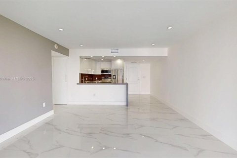 Condominio en venta en Aventura, Florida, 2 dormitorios, 106.19 m2 № 1981234 - foto 8