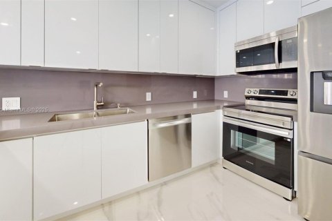 Condominio en venta en Aventura, Florida, 2 dormitorios, 106.19 m2 № 1981234 - foto 17