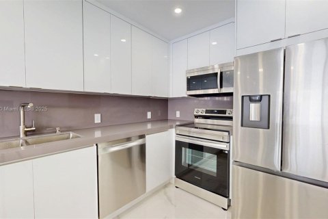 Condominio en venta en Aventura, Florida, 2 dormitorios, 106.19 m2 № 1981234 - foto 20