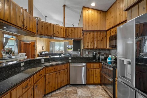 Villa ou maison à vendre à Homosassa, Floride: 3 chambres, 180.79 m2 № 2143997 - photo 16