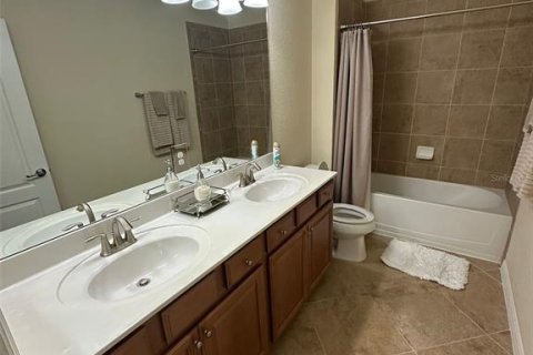 House in Venice, Florida 3 bedrooms, 172.61 sq.m. № 2395820 - photo 8