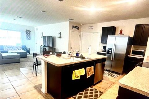 House in Davenport, Florida 3 bedrooms, 150.97 sq.m. № 2224849 - photo 4
