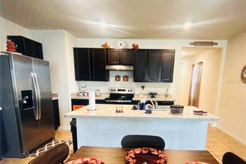 House in Davenport, Florida 3 bedrooms, 150.97 sq.m. № 2224849 - photo 12