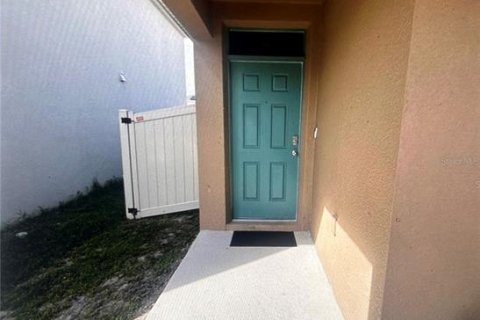 House in Davenport, Florida 3 bedrooms, 150.97 sq.m. № 2224849 - photo 2