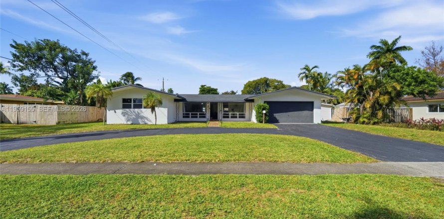 Дом в Плантация, Флорида 3 спальни, 162.76м2 № 2024946