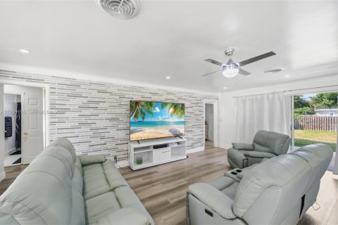 Купить виллу или дом в Плантация, Флорида 3 спальни, 162.76м2, № 2024946 - фото 2