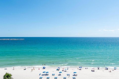 Copropriété à vendre à Sunny Isles Beach, Floride: 33.44 m2 № 2049980 - photo 22