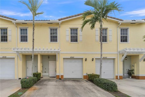 Adosado en venta en Lauderhill, Florida, 3 dormitorios, 138.98 m2 № 2000721 - foto 5