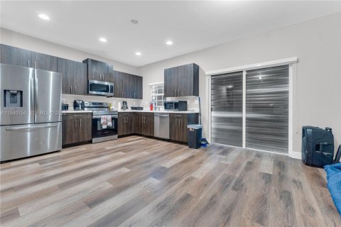 Adosado en venta en Lauderhill, Florida, 3 dormitorios, 138.98 m2 № 2000721 - foto 3