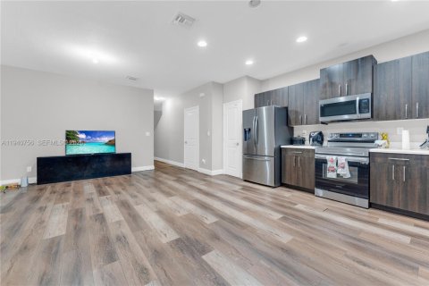 Adosado en venta en Lauderhill, Florida, 3 dormitorios, 138.98 m2 № 2000721 - foto 4