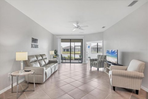 House in Port Charlotte, Florida 2 bedrooms, 144.37 sq.m. № 1650095 - photo 6