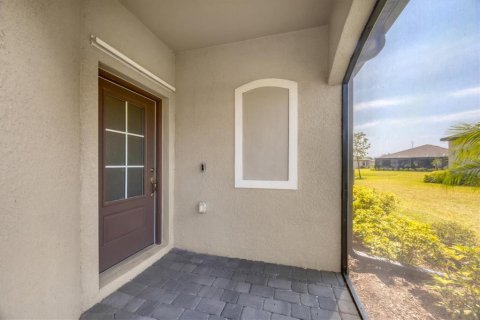 House in Port Charlotte, Florida 2 bedrooms, 144.37 sq.m. № 1650095 - photo 4