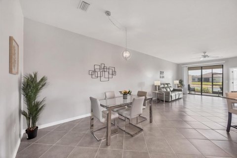 House in Port Charlotte, Florida 2 bedrooms, 144.37 sq.m. № 1650095 - photo 14