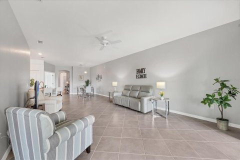 House in Port Charlotte, Florida 2 bedrooms, 144.37 sq.m. № 1650095 - photo 10