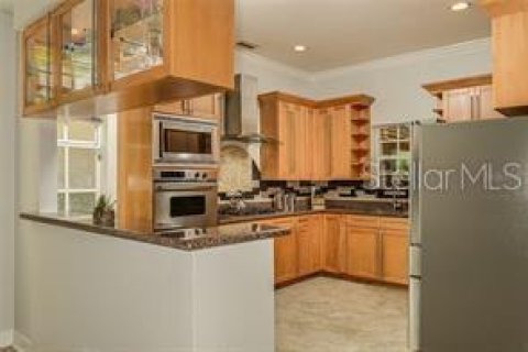 Casa en venta en Tampa, Florida, 6 dormitorios, 350.15 m2 № 1558014 - foto 13
