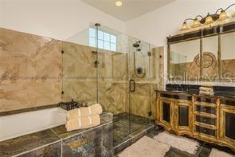 Casa en venta en Tampa, Florida, 6 dormitorios, 350.15 m2 № 1558014 - foto 24