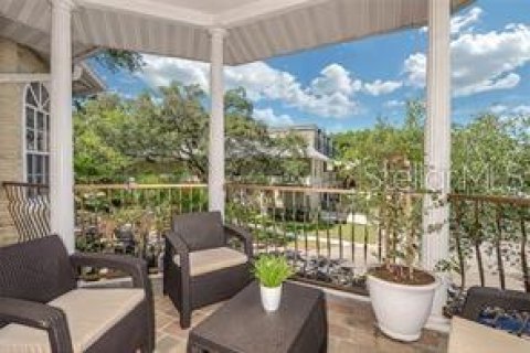 Casa en venta en Tampa, Florida, 6 dormitorios, 350.15 m2 № 1558014 - foto 3