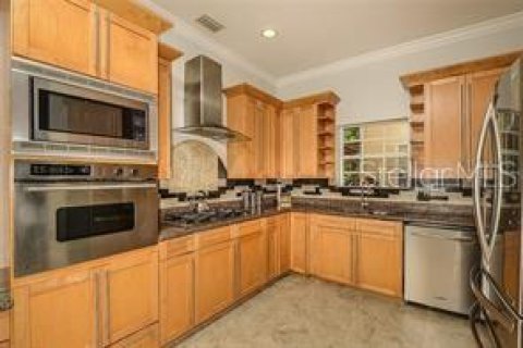 Casa en venta en Tampa, Florida, 6 dormitorios, 350.15 m2 № 1558014 - foto 12