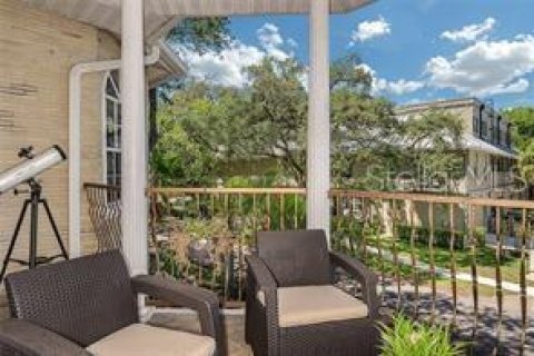 Casa en venta en Tampa, Florida, 6 dormitorios, 350.15 m2 № 1558014 - foto 2