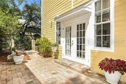 Casa en venta en Tampa, Florida, 6 dormitorios, 350.15 m2 № 1558014 - foto 11