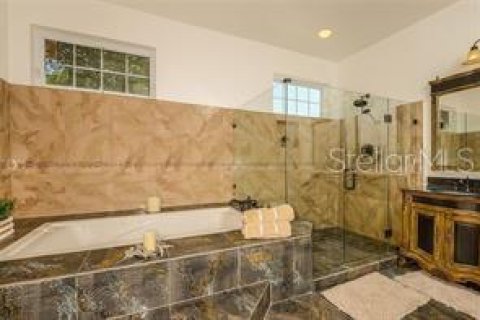 Casa en venta en Tampa, Florida, 6 dormitorios, 350.15 m2 № 1558014 - foto 25