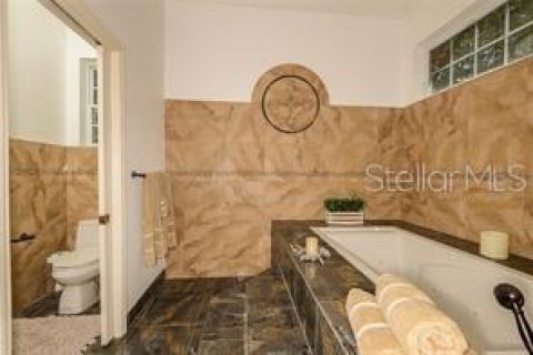 Casa en venta en Tampa, Florida, 6 dormitorios, 350.15 m2 № 1558014 - foto 26