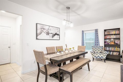 Casa en venta en Davenport, Florida, 4 dormitorios, 226.68 m2 № 2410636 - foto 6