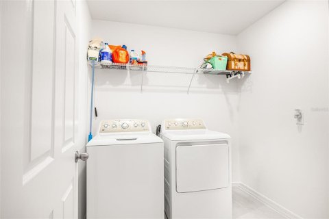 Casa en venta en Davenport, Florida, 4 dormitorios, 226.68 m2 № 2410636 - foto 25