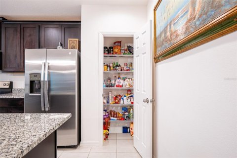 Casa en venta en Davenport, Florida, 4 dormitorios, 226.68 m2 № 2410636 - foto 12