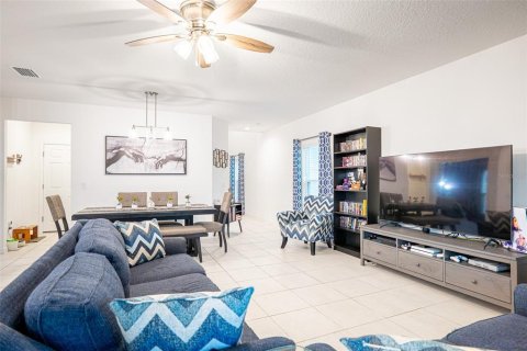 Casa en venta en Davenport, Florida, 4 dormitorios, 226.68 m2 № 2410636 - foto 7