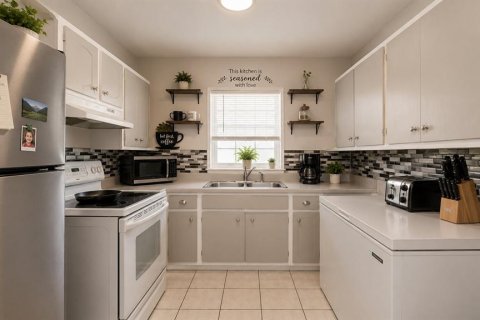 House in Winter Haven, Florida 2 bedrooms, 78.04 sq.m. № 2120993 - photo 8