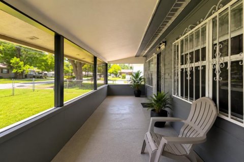 House in Winter Haven, Florida 2 bedrooms, 78.04 sq.m. № 2120993 - photo 13