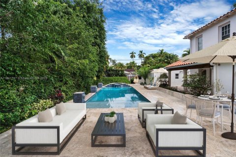 Villa ou maison à vendre à Miami, Floride: 4 chambres, 285.86 m2 № 1936600 - photo 29
