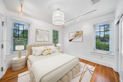 Villa ou maison à vendre à Miami, Floride: 4 chambres, 285.86 m2 № 1936600 - photo 23