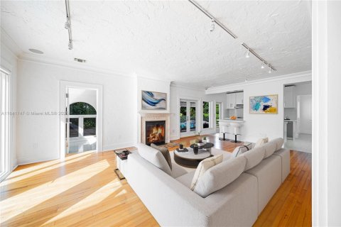 Villa ou maison à vendre à Miami, Floride: 4 chambres, 285.86 m2 № 1936600 - photo 6