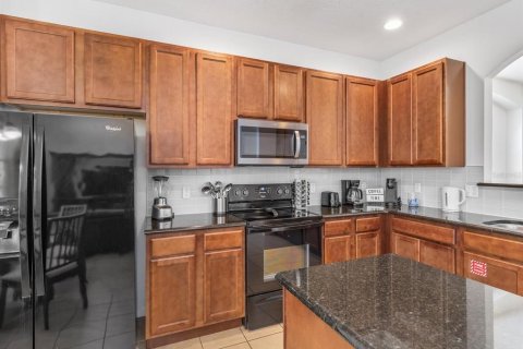 House in Davenport, Florida 6 bedrooms, 267.19 sq.m. № 2196644 - photo 8