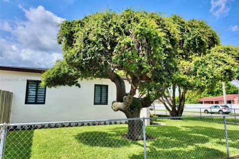 Casa en venta en Miami, Florida, 2 dormitorios, 113.43 m2 № 2062778 - foto 4