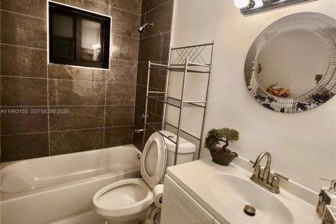 Casa en venta en Miami, Florida, 2 dormitorios, 113.43 m2 № 2062778 - foto 5