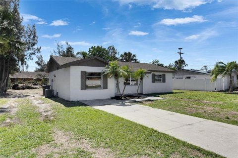 House in Apollo Beach, Florida 3 bedrooms, 107.4 sq.m. № 1526615 - photo 7